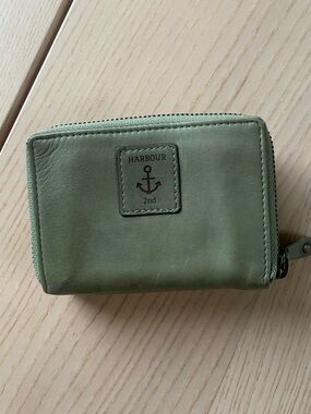 Harbour 2nd Genuine Leather Green wallet with zip and snap enclosures